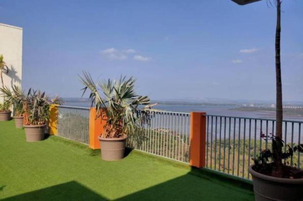 Pool And Garden View Good Stay Premium 2 Bhk Flat 104 Dabolim Exterior foto